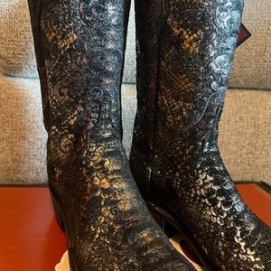 Snake skin Lucchese boots!